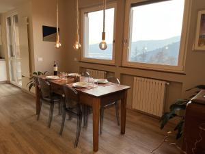 Nespecifikovaný výhled na hory nebo výhled na hory při pohledu z apartmánu