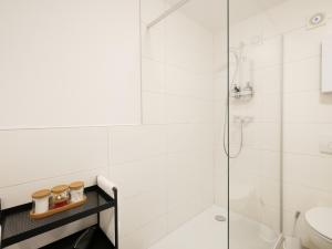 Koupelna v ubytování 75 m2, zentral, Küche, Balkon, Parkplatz + 13 fotografií