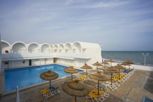 Bazén v ubytování Monarque Dar Jerba Narjess- Family Only nebo v jeho okolí