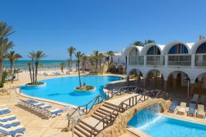 Bazén v ubytování Monarque Dar Jerba Narjess- Family Only nebo v jeho okolí