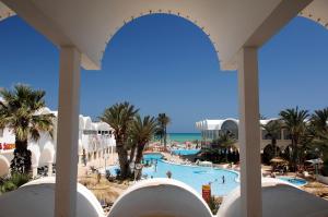 Bazén v ubytování Monarque Dar Jerba Narjess- Family Only nebo v jeho okolí