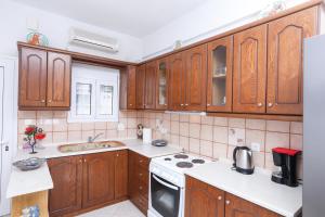 Η κουζίνα ή μικρή κουζίνα στο Platouka's House
