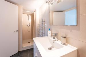 Kúpeľňa v ubytovaní Stunning 6 Bed Villa Private Pool Mijas Gol