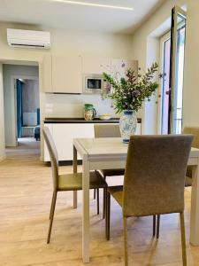 O zonă de relaxare la Alex Charme Central Apartments - Corso Umberto Taormina