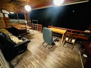 Posezení v ubytování Shiga Biwa Lake Shanshui House