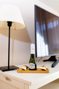 Televízia a/alebo spoločenská miestnosť v ubytovaní Two-room apartment in Elviria NEAR THE BEACH with parking