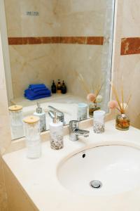 Kúpeľňa v ubytovaní Two-room apartment in Elviria NEAR THE BEACH with parking