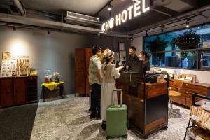 Členové personálu v ubytování Cho Hotel 3