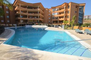 Bazén v ubytovaní Sun Hill Los Pacos 2 Bed Apt alebo v jeho blízkosti