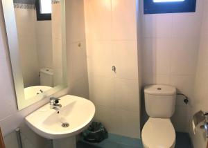 Kúpeľňa v ubytovaní Sun Hill Los Pacos 2 Bed Apt