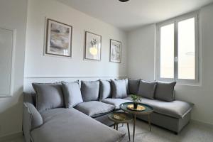Posedenie v ubytovaní FERSEN Bright apartment renovated for 5 people in center of Old Antibes