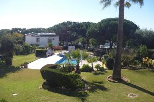 Bazén v ubytovaní Townhouse Near beach Calahonda alebo v jeho blízkosti