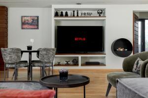 TV/Unterhaltungsangebot in der Unterkunft Blazer Suites Hotel