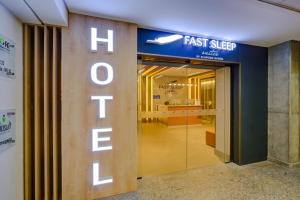 瓜鲁柳斯Fast Sleep Suites by Slaviero Hoteis - Hotel dentro do Aeroporto de Guarulhos - Terminal 2 - desembarque oeste的相册照片