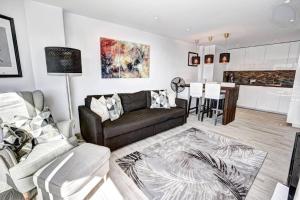 Posezení v ubytování Stunning 1 bed apt Benalmadena