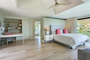 Ένα ή περισσότερα κρεβάτια σε δωμάτιο στο Villa Frangipani +18 φωτογραφίες