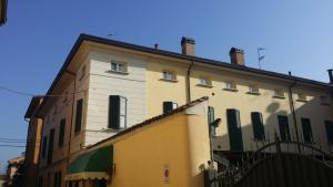 Zgradba, v kateri se nahaja apartma