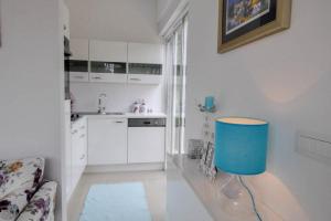 Η κουζίνα ή μικρή κουζίνα στο Holiday Home M +40 φωτογραφίες