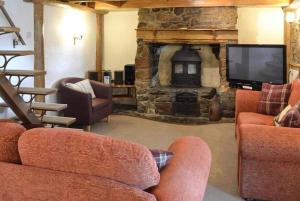 Posezení v ubytování Large Family House - sleeps 10. Central Location. 15 mins from coast.