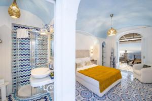 A bed or beds in a room at La Barbera