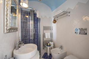 A bathroom at La Barbera