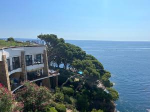 Fotografia z galérie ubytovania Apartamento con playa y vistas en la Costa Brava v destinácii Begur