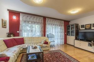 TV a/nebo společenská místnost v ubytování Park