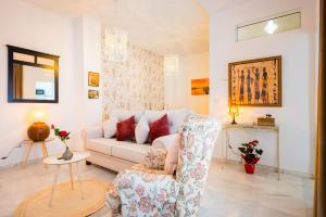 A seating area at Apartamentos Cruz de San Andrés