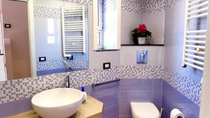 Et badeværelse på B&B Federico II + 57 billeder