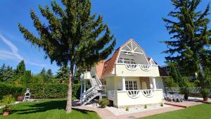Vonkajšia záhrada v ubytovaní Balaton Apartman Füred