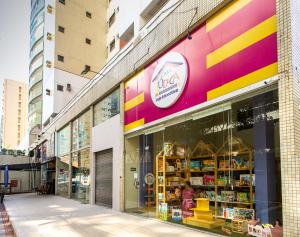 a store front of a store at FLAT Beverly Hills 401A in Vila Velha