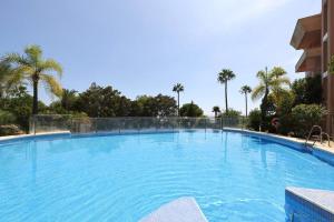 Fotografie z fotogalerie ubytování Stunning 2 Bedroom Apartment in Magna Marbella v destinaci Marbella