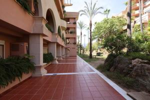 Fotografie z fotogalerie ubytování Stunning 2 Bedroom Apartment in Magna Marbella v destinaci Marbella