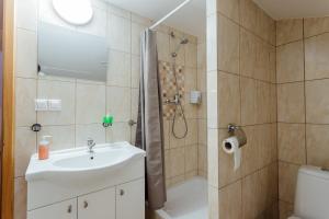 Ένα μπάνιο στο Orava Hotel