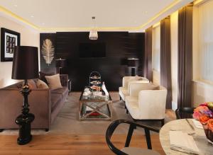 Posezení v ubytování Flemings Mayfair - Small Luxury Hotel of the World