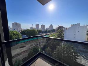 balcón con vistas a la ciudad en Departamento tipo estudio en Belgrano a pasos de Palermo Hollywood en Buenos Aires