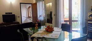 A seating area at Casa Lilla 1 e 2