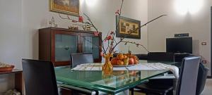A kitchen or kitchenette at Casa Lilla 1 e 2