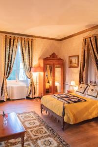 Posteľ alebo postele v izbe v ubytovaní Chateau du Hallay