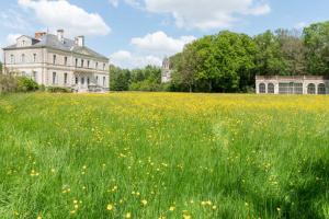 Vonkajšia záhrada v ubytovaní Chateau du Hallay