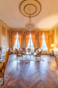 Posedenie v ubytovaní Chateau du Hallay