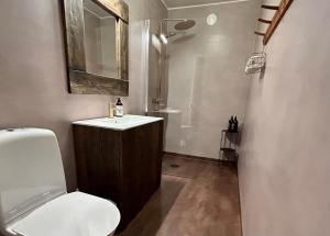 Koupelna v ubytování Kungshaga Hotell + 37 fotografií