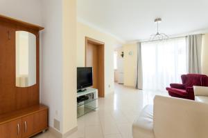 TV a/nebo společenská místnost v ubytování Apartments Svalina