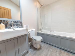 Ένα μπάνιο στο Fern Lodge +40 φωτογραφίες