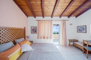 Postel nebo postele na pokoji v ubytování Sissi Hills Villa + 25 fotografií