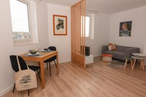 Posedenie v ubytovaní La Belle Vue Appartement 2 personnes Vue port + 7 fotografií