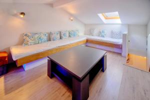 Posteľ alebo postele v izbe v ubytovaní IMMOGROOM - Refurbished - Sea view - Wifi - Air conditioning