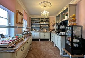 Küche/Küchenzeile in der Unterkunft Boutique-Hotel Stadtvilla Hodes