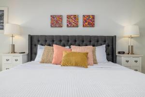 Voodi või voodid majutusasutuse Fantastic 3-Bdr Villa With Gorgeous Pool & View toas +32 fotot