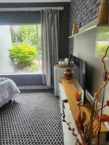 Μια τηλεόραση ή/και κέντρο ψυχαγωγίας στο Phumula on St James